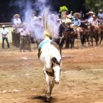 Gerardo Barrenechea deteniendo el primero de sus tres piales de cuenta para Fuerza Mexiquense
