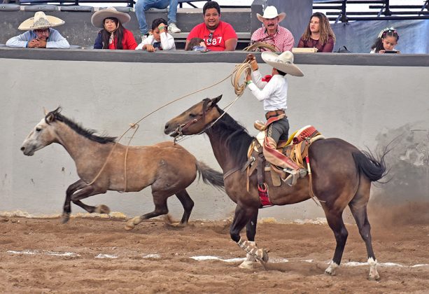 José Juan Zermeño Jardón enloqueció al respetable con sus tres manganas a caballo por los Leones de Guanajuato