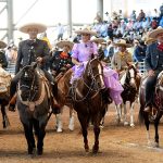 Las personalidades entraron al ruedo a caballo, en una emotiva estampa que la familia charra esperó dos años para volver a disfrutar