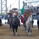 La Escolta Charra de la Federación participó con toda gala enarbolando la Enseña Nacional