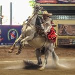 Vistosa la punta que presentó la pequeña Klenam Ixchel Tamakloe Castro, capitana de la escaramuza Rancho El Mezquite Dientes de Leche