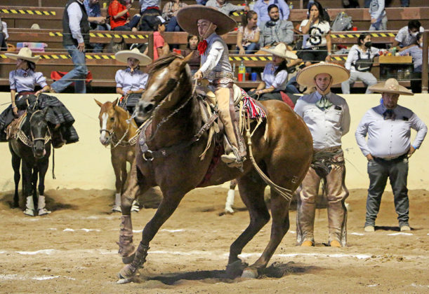 Extraordinaria la cala de caballo de Mauro Fabián Escobedo Álvarez, ganando 43 puntos para La Colonial RTA