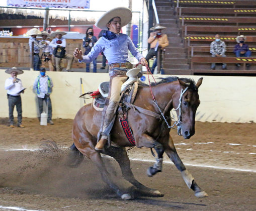 Jesús Alejandro Marcial Loera presentó la cala de caballo para 25 unidades en la última eliminatoria de charros completos infantiles "B"