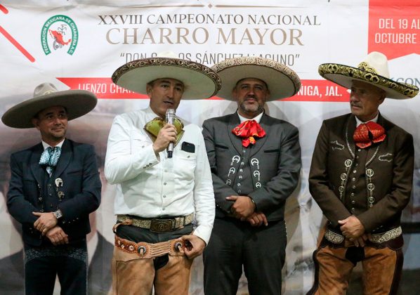 El vicepresidente de la Federación, Andrés Eduardo Aceves Hernández, clausuró oficialmente el certamen de charros mayores
