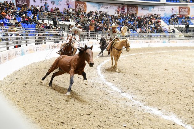 Mangana a caballo de Cristóbal Vázquez del equipo Triángulo de los Arenas