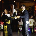 Bailando el tradicional Jarabe Tapatío la Reina Nacional de la Charrería, SGM María Isabel I