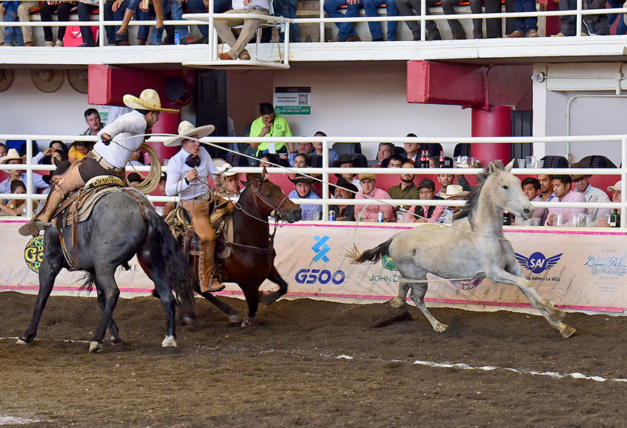 Enrique Jiménez levantó a los Charros de Cuauhtémoc con sus tres manganas a caballo