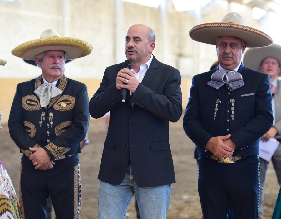 El alcalde Ismael del Toro se encargó de inaugurar oficialmente este Torneo de Aniversario