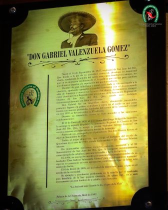 Placa de Don Gabriel Valenzuela Gómez en el Salón de la Fama de esta Federación Mexicana de Charrería