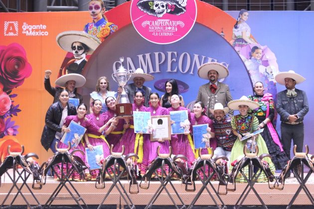 Premiación escaramuza campeona nacional categoría Juvenil, Rancho Santa María