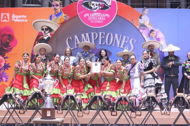 Premiación escaramuza subcampeón nacional categoría Juvenil, Rancho El Potrillo